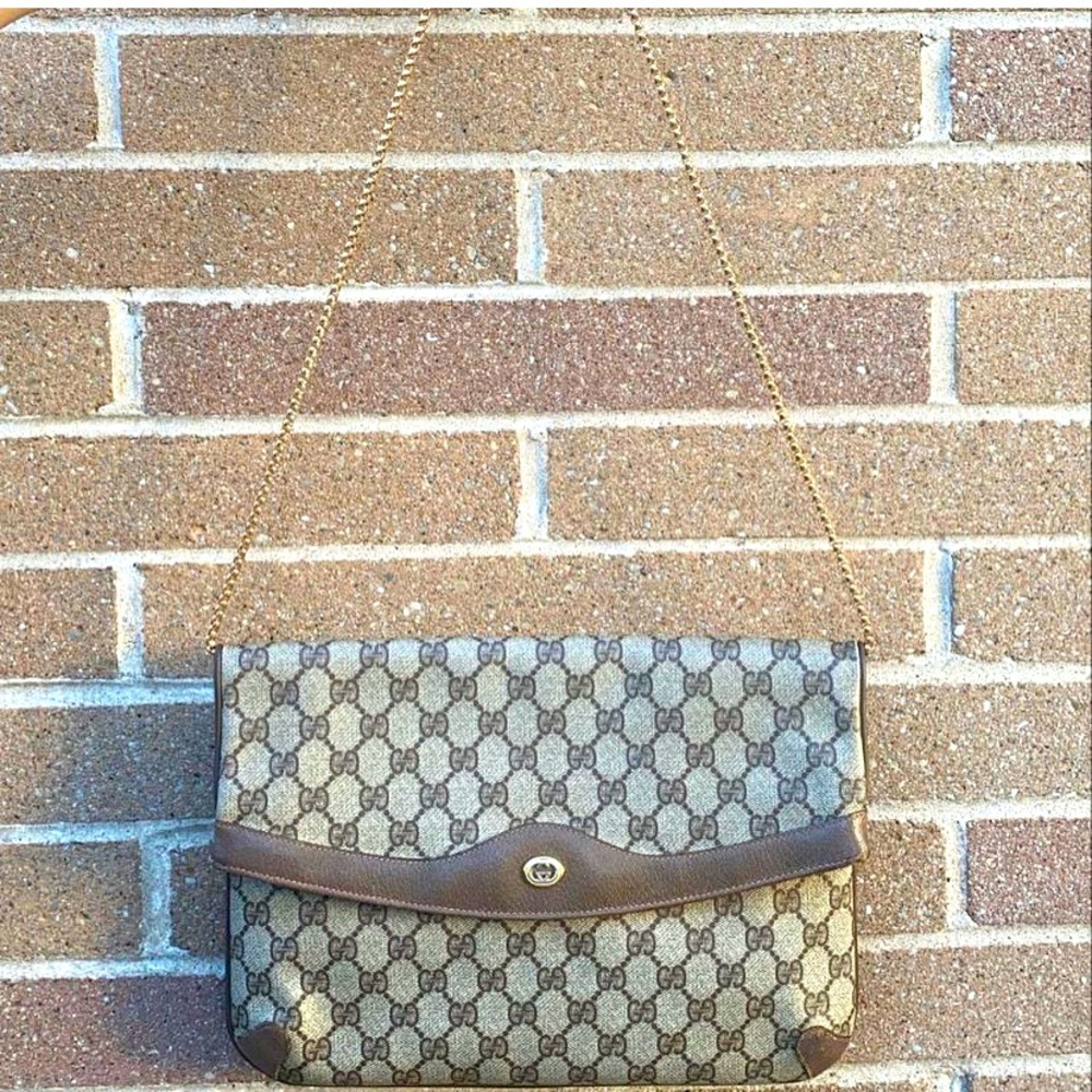 ✨SOLD✨AUTHENTIC GUCCI SUPREME FOLD-ON CLUTCH✨